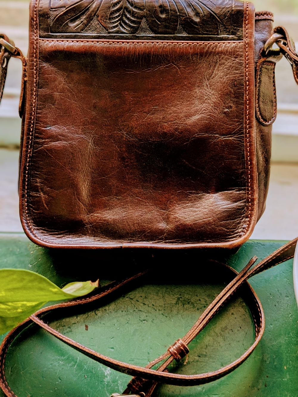 Vintage American West Hand-Tooled Leather Crossbody Bag - Picture 4 of 4